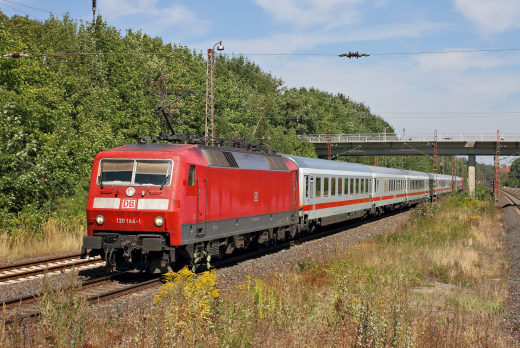 120 144-1 im Bf. Elze #27884