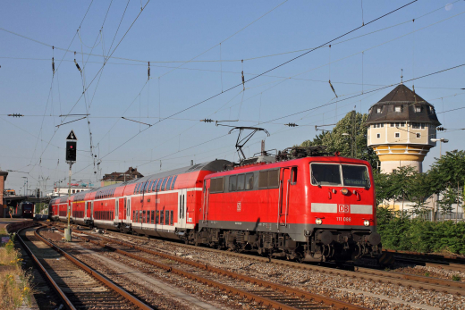 111 086-5 im Hbf Weinheim | 27371